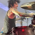 Caroline Rhea Instagram - Yes I’m a giant nerd from Canada but this was the best concert ever! I told my friend I was going to tell @nikkisixxpixx that I knew his Father Nikki Five. Thank you @brittanyfurlan and @tommylee for being so gracious. #bestseatsinthehouse