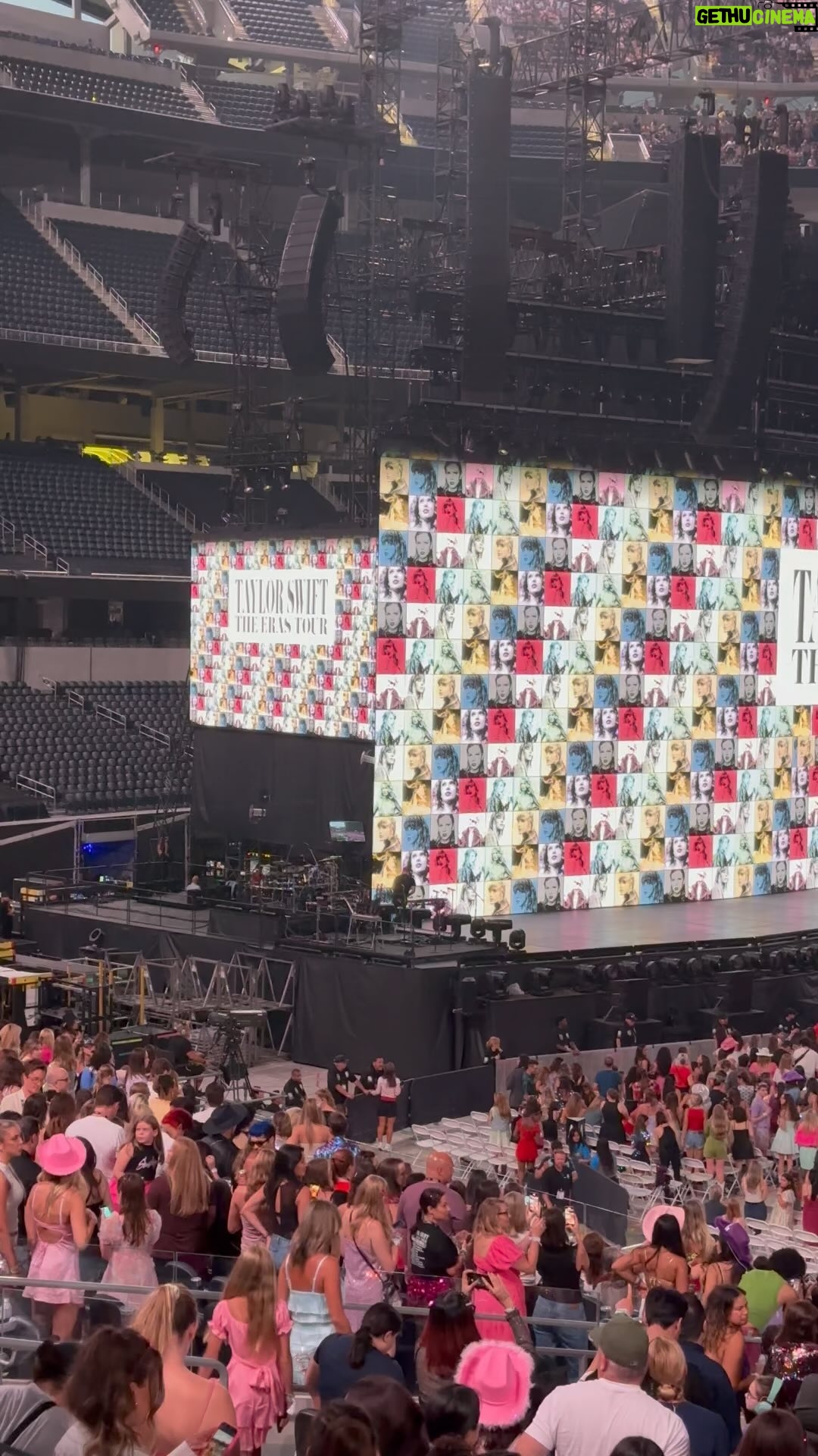 Caroline Rhea Instagram - There are 70000 people @taylorswift who was incredible. I am looking for 0.2875% of that number for the rest of my shows @gildedballoon Not many tickets left so put down your haggis and go buy a ticket. Link in bio. #BestWitches Love, Caroline #swifties #taylorswift #edinburgh #standup #sabrinatheteenagewitch #AuntHilda