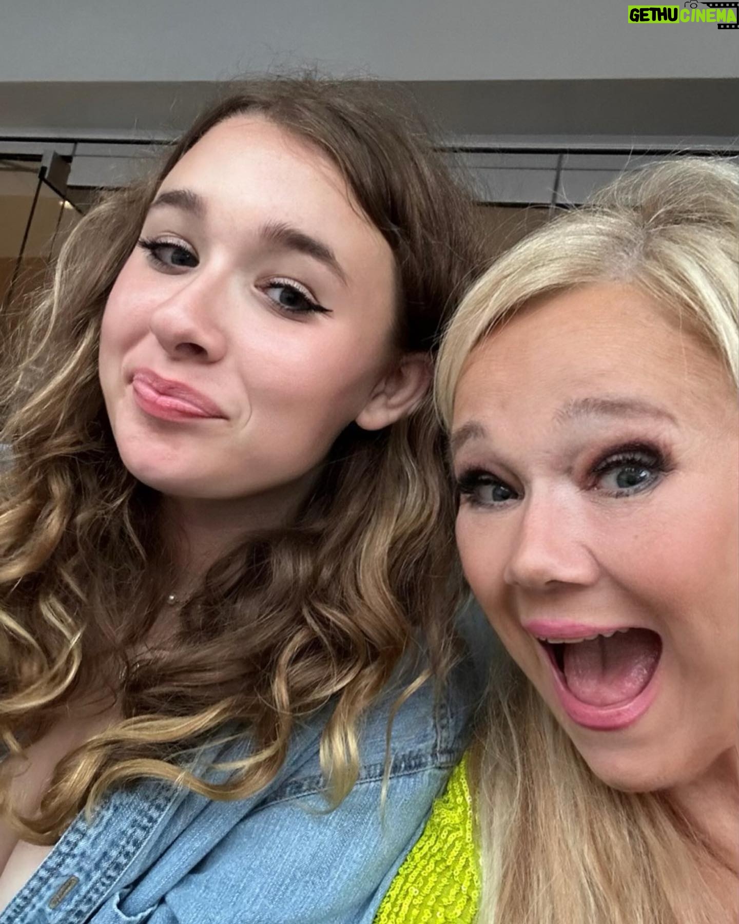 Caroline Rhea Instagram - #HappyNationalDaughtersDay I think we all know that I am incapable of closing my mouth while being photographed. This was @taylorswift aka the greatest concert of our lives. Even though you’re taller and funnier than me and you dream of plucking my eyebrows, I still love you more than is imaginable. You are the best daughter. #luckymother
