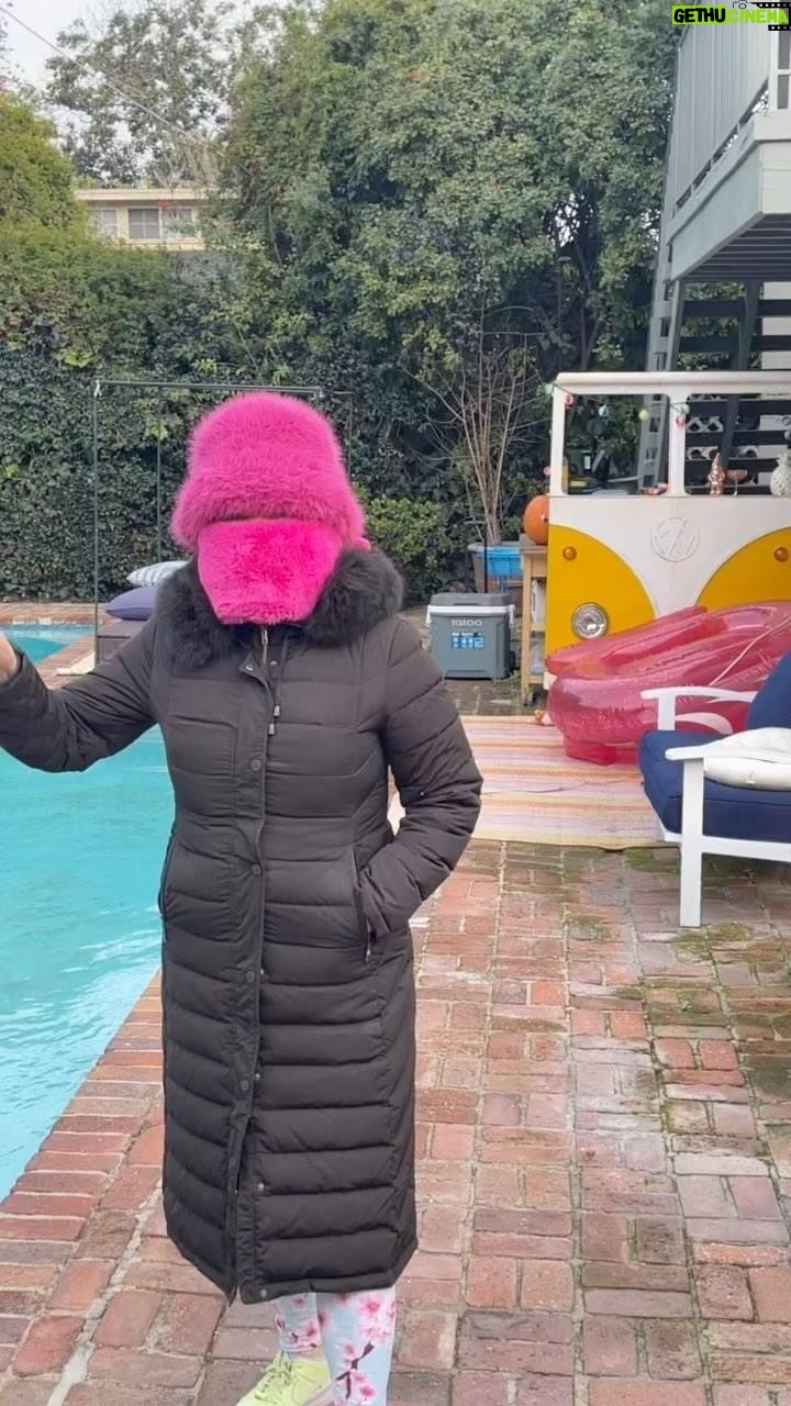 Caroline Rhea Instagram - @cjmarrinan and I are getting ready to leave sunny California and coming to @onenightstanscc in Waterford,Michigan this weekend January 19 and 20th Four shows.Come see us it will help with #seasonaleffectivedisorder . I know it will help with mine. #standupcomedy #aunthilda Link in Bio