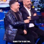 Caroline Vigneaux Instagram – On a séché les cours de français sur le plateau de #VTEP 😂
🎄 Rdv vendredi soir sur @tf1 pour un #VTEPNoël de folie🎁