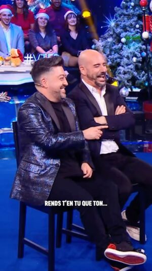 Caroline Vigneaux Instagram - On a séché les cours de français sur le plateau de #VTEP 😂
🎄 Rdv vendredi soir sur @tf1 pour un #VTEPNoël de folie🎁