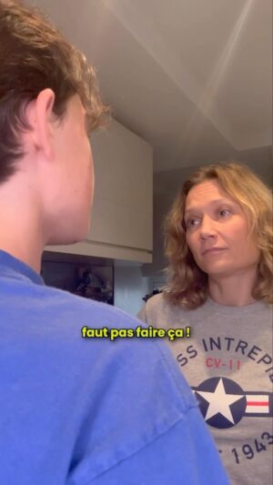 Caroline Vigneaux Instagram - Internet et les adolescents, c’est toute une histoire ! 🤣

#ados #adolescents #internet #mère #video #education