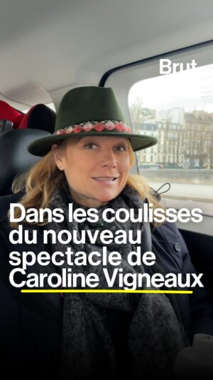 Caroline Vigneaux Instagram - "On va continuer à rire. On ne va pas donner ce pouvoir à nos agresseurs."
Avocate pendant 8 ans, elle a tout quitté pour devenir humoriste. Sur scène, @carolinevigneaux fait rire, et parfois avec des moments douloureux de sa vie. Victime de viol, elle utilise la scène pour panser les blessures et "ne pas laisser un cauchemar l’anéantir". On l’a suivie dans les coulisses de son nouveau spectacle au théâtre Édouard VII, à Paris.