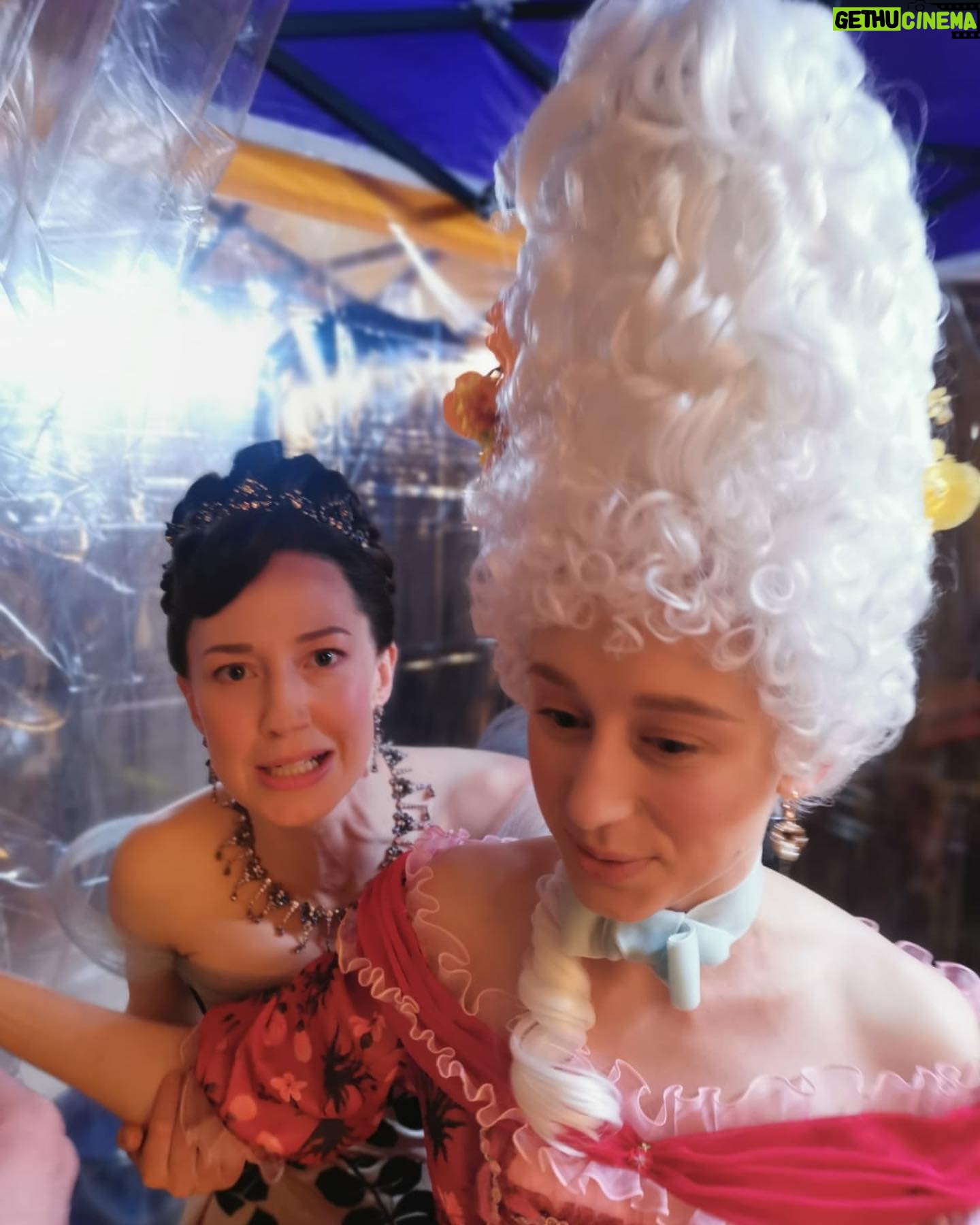 Carrie Coon - 10.9K Likes - #BTS @gildedagehbo
