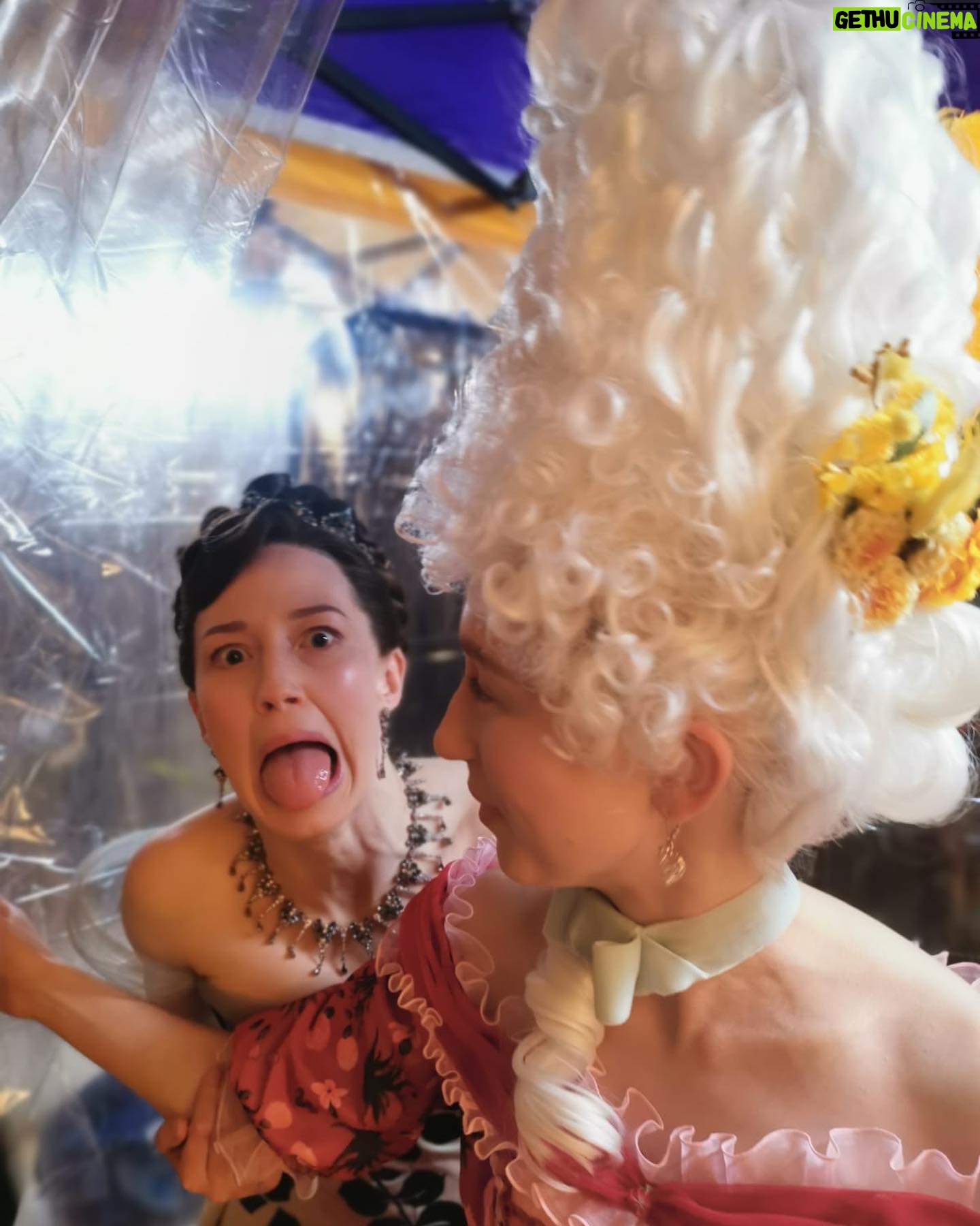 Carrie Coon - 10.9K Likes - #BTS @gildedagehbo