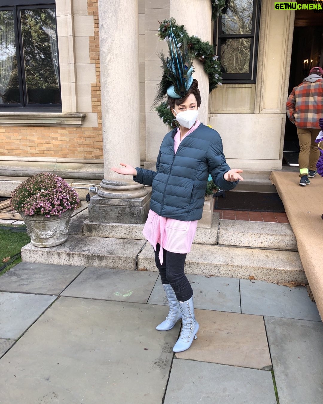 Carrie Coon - 6.1K Likes - Behind the scenes @GildedAgeHBO #CovidProtocols #Bazaar