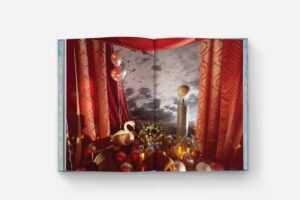 Carrie Mae Weems Instagram - Out now, ‘The Shape of Things’—an unflinching look at the circus-like quality of contemporary American political life. “The Shape of Things” centers on a seven-part film projected onto a Cyclorama—a panoramic-style cylindrical screen that dates to the 19th century—that addresses the turmoil of current events in the United States and the “long march forward. Drawing on news and TV footage from the civil rights era to today, the films examine race and civil unrest in America’s past and present, combining documentary directness with poetic rhythm to articulate the dangerous mounting resistance to the “browning of America.”

Foreword by Tom Eccles. Text by Thomas Lax, Huey Copeland. Interview by Hans Ulrich Obrist.

Copies available for purchase @mweditions shop as well as at major book retailers.

@tom.eccles @marmalademe @dt1oly2 @hansulrichobrist @mweditions @artbook