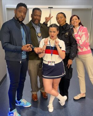 Carrie Preston Instagram - Tennis, anyone? #Elsbeth filmed on a cold and snowy day @citifield for tonight’s episode featuring the lovely and extremely talented @blairunderwood_official! Watch tonight at 10pm ET on @cbstv and streaming on @paramountplus 🎾