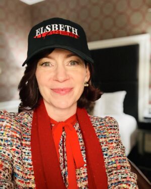 Carrie Preston Instagram - A little #BTS for #Elsbeth premiere day featuring the best crew and cast. See things Elsbeth’s way TONIGHT, 10pm, @cbstv and streaming on @paramountplus 🗽💕