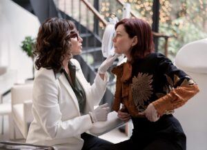 Carrie Preston Instagram - Make sure to watch an all-new episode of #Elsbeth this Thursday...doctor’s orders 😉