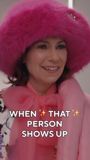 Carrie Preston Instagram - No better feeling 🙌 #Elsbeth

#FashionShow #TVShow #Relatable
