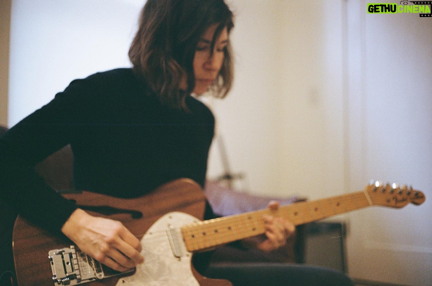 Carrie Brownstein - 18.6K Likes - Turtlenecks help with concentration.