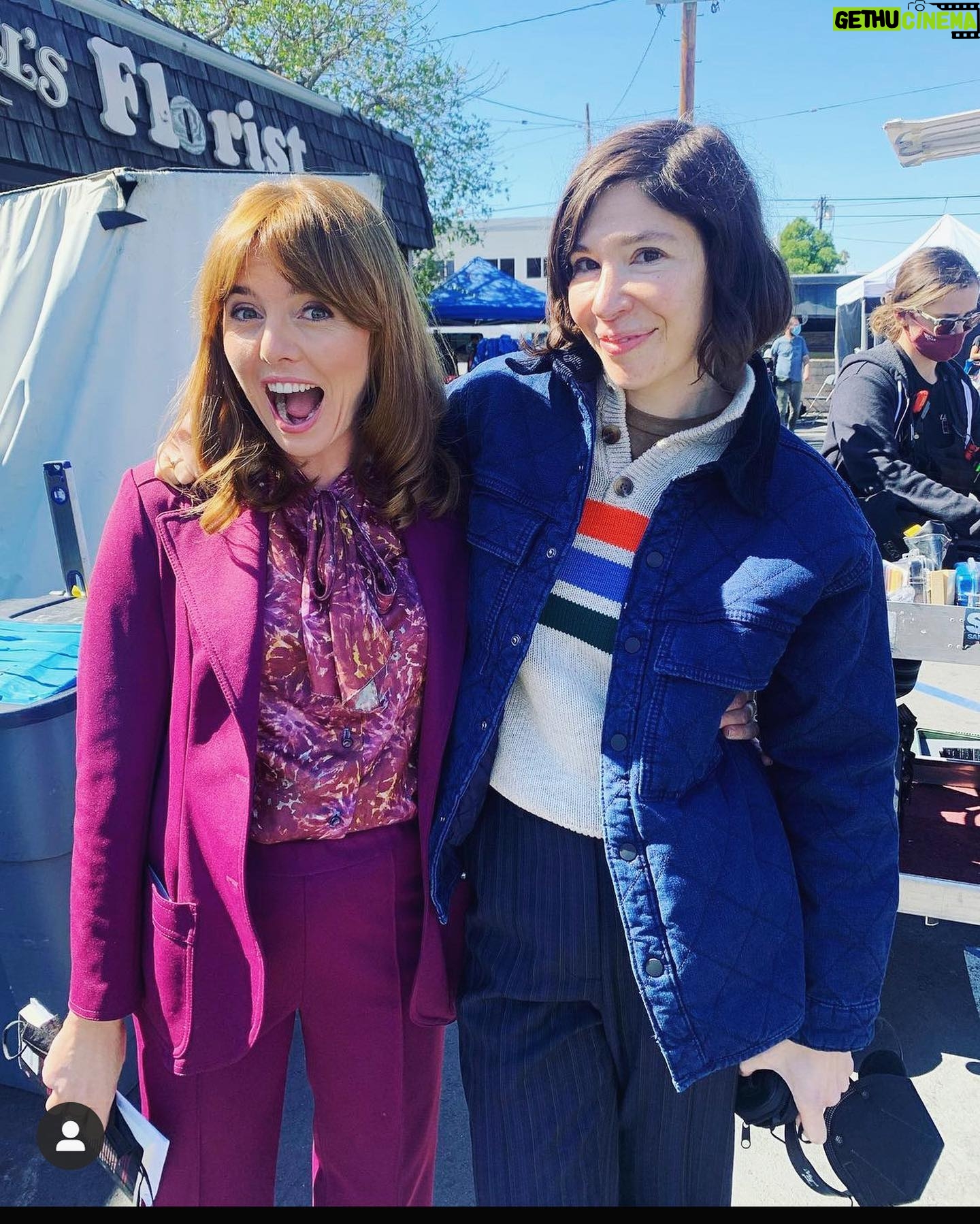 Carrie Brownstein Instagram - Had a blast directing the incredible cast and working with the amazing crew of #minx. Here I am as 1) proud ski-sweater-meets-pin-striped trousers-wearing homely friend of @opheliabits 2) getting dropped off on my first day of school with my cool, hot moms @lennonparham and @jessmarlo, and 3) cosplaying as a cast member the moment I’m off set. @ozzymo @idaravictor @mrjakejohnson @ellenrapoport @salted_lightly @hbomax @asblockhead
