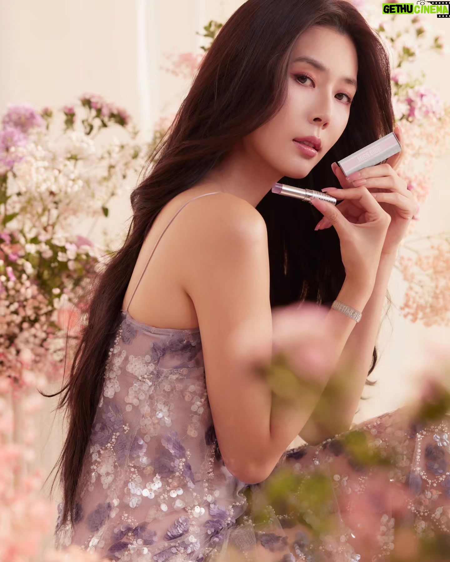 Carrie Wong Instagram - One of my new loves lately, the Miss Dior Mini Miss is a couture-inspired miniature solid perfume that is soft and delicately glides on my skin for a girly fragrance caress. Been flying in and out of Singapore for filming lately, and this is perfect for my on-the-go fragrance touch ups 🌸 Miss Dior Mini Miss is available at all Dior Beauty Boutiques, Counters and on the Dior Beauty Online Boutique at http://shop.dior.com.sg. @diorbeauty @diorbeautylovers #MissDior #MissDiorMiniMiss #MiniMissMaxiDior