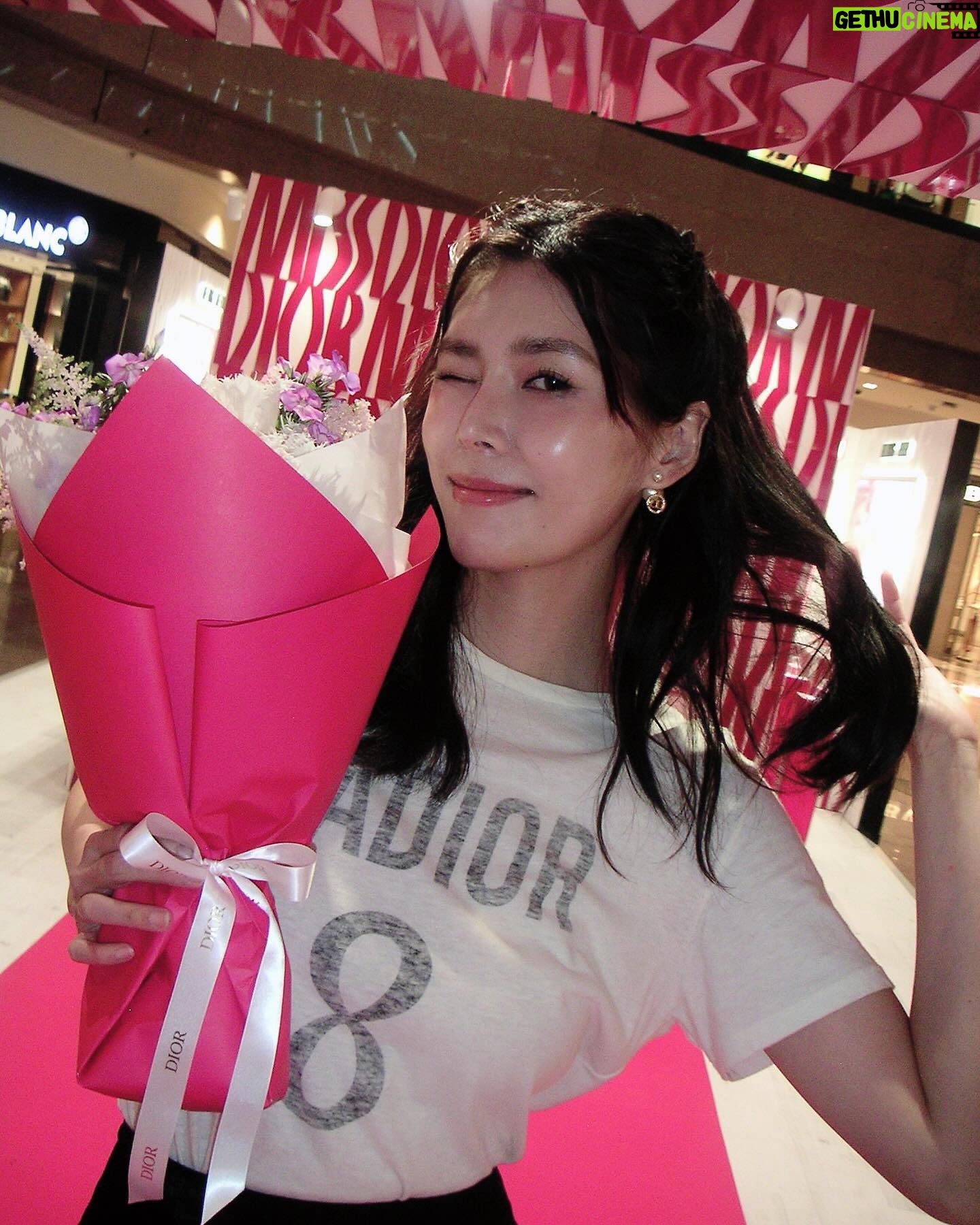 Carrie Wong Instagram - Dress well, get yourself fresh flowers, & a touch of the new floral-fruity Miss Dior Parfum π Love yourself and Love out Loud. Only you can make yourself beautiful π Discover the Miss Dior Parfum Pop-up at Ngee Ann City, Level 1 Atrium till 31 May and shop at all Dior Beauty Boutiques, Counters and on the Dior Beauty Online Boutique. @DIORBEAUTY #MISSDIOR #LOVEOUTLOUD #MISSDIORPARFUM