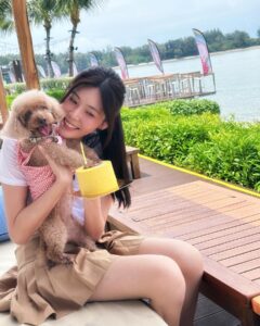 Carrie Wong Instagram - Happy birthday my baby girl mummy loves you forever and always even though all u care about is the cake. Hope you stay this greedy forever 🥰