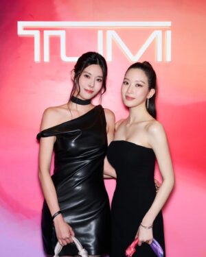Carrie Wong Instagram - With the True Beauty 🫶 @m_kayoung 

@tumitravel #TUMIAsra #MunKaYoung