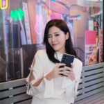 Carrie Wong Instagram - In Epic Wonderland with @samsungsg and finally got my hands on the latest S24 Ultra 🪄 Can't wait to explore more of the coolest AI functions 🩷 Wonderland is here for you at Ngee Ann City's Civic Plaza until 12th February. Go unfold your magic ✨️ @samsungsg #TeamGalaxy #SamsungUnpacked #GalaxyUnpacked #GalaxyAI #GalaxyS24