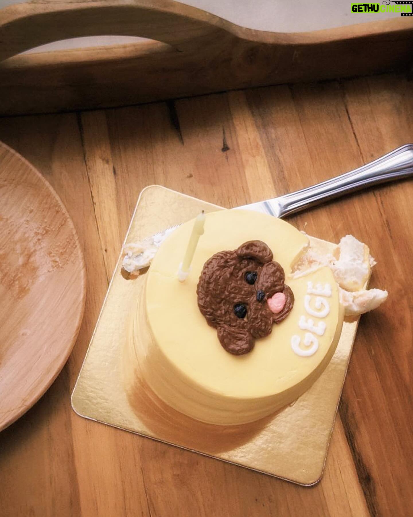 Carrie Wong Instagram - Happy birthday my baby girl mummy loves you forever and always even though all u care about is the cake. Hope you stay this greedy forever 🥰