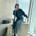 Carrie Wong Instagram - Always having my back 😘 @tumitravel
