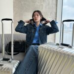 Carrie Wong Instagram - Always having my back 😘 @tumitravel