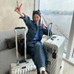 Carrie Wong Instagram - Always having my back 😘 @tumitravel