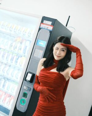 Carrie Wong Instagram - 大家新年快乐！健康快乐最重要 ♥️