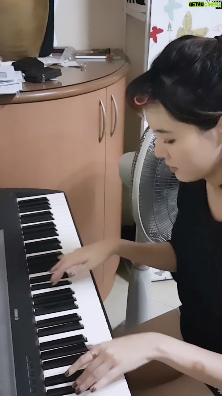 Carrie Wong Instagram - Found this in my videos probably taken by @xuweilingg. Reminiscing my piano frenzy days and this is one of my all time favourite songs 🥹🌹