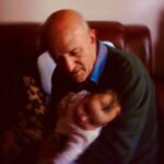 Casadilego Instagram - quando tre anni fa scrissi questo testo non sapevo cosa significasse. poi, qualche mese dopo alla fine di una sessione in studio (da cui nacque giardino) presi per la prima volta in mano un ukulele e improvvisammo tutto il resto. ci cantai sopra queste parole, nemmeno allora sapevo cosa significassero. poi improvvisamente lo capii. voglio lasciare questa versione da qualche parte per sempre, per non dimenticarla. per non dimenticare <3 link a soundcloud sulle storie
