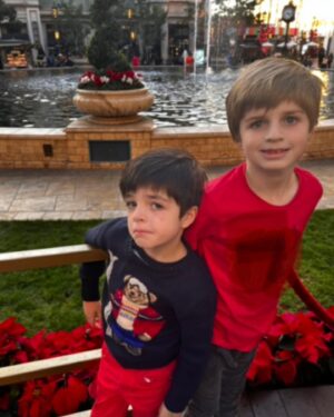 Casey Wilson Instagram - Merry merry merry