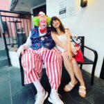 Casey Wilson Instagram - I think I seem very at ease in front of this stranger’s Bentley. Effortless. And with this clown. And with these pals. Big love to The Nest in La Quinta. Paradise. @samanthamstone @justin_grey_stone