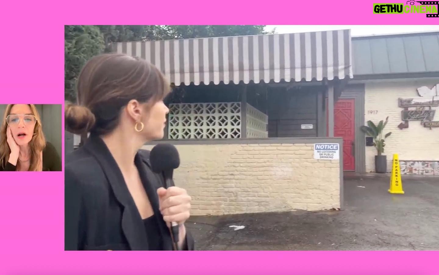 Casey Wilson Instagram - Bitch Sesh Live available on VOD until April 2! Link in the ‘ole bio. I want to sincerely thank… me, for my intrepid live reporting from Schwartz and Sandy’s in the pouring rain for our live show. But when a story breaks? You go. No matter the cost to oneself. That’s just the journalistic code I live by. Thank you to our hilarious guests for their often shocking, always utterly brilliant takes: @ihatejoelkim and Jason Mantzoukas. And thanks to my daughter who doesn’t buy that Schwartz didn’t know. She just…doesn’t. Thank you to everyone who came and provided the most hilarious commentary a live chat has ever seen. You all are the real hero’s!
