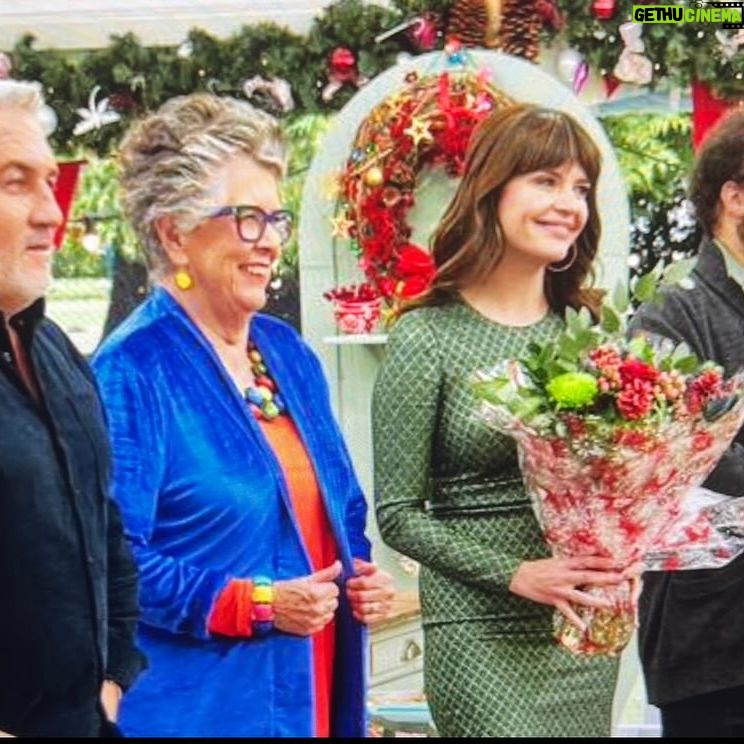 Casey Wilson Instagram - Some pics from the tent in Season 2 of The Great American Baking Show. I unsuccessfully tried to leave my husband for Ole Blue Eyes. What can ya do. I’ll take another run at it in Season 3. I love this show so much and Dame Prue and Sir Zach Cherry and all the bakers, crew and producers. It’s an unbelievably special season. Streaming now on @therokuchannel