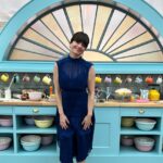 Casey Wilson Instagram - Some pics from the tent in Season 2 of The Great American Baking Show. I unsuccessfully tried to leave my husband for Ole Blue Eyes. What can ya do. I’ll take another run at it in Season 3. I love this show so much and Dame Prue and Sir Zach Cherry and all the bakers, crew and producers. It’s an unbelievably special season. Streaming now on @therokuchannel