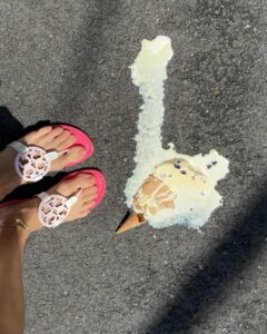 Casimere Jollette Instagram - it’s a @toryburch hot girl summer in the new Miller sandals 🍦🍦🍒