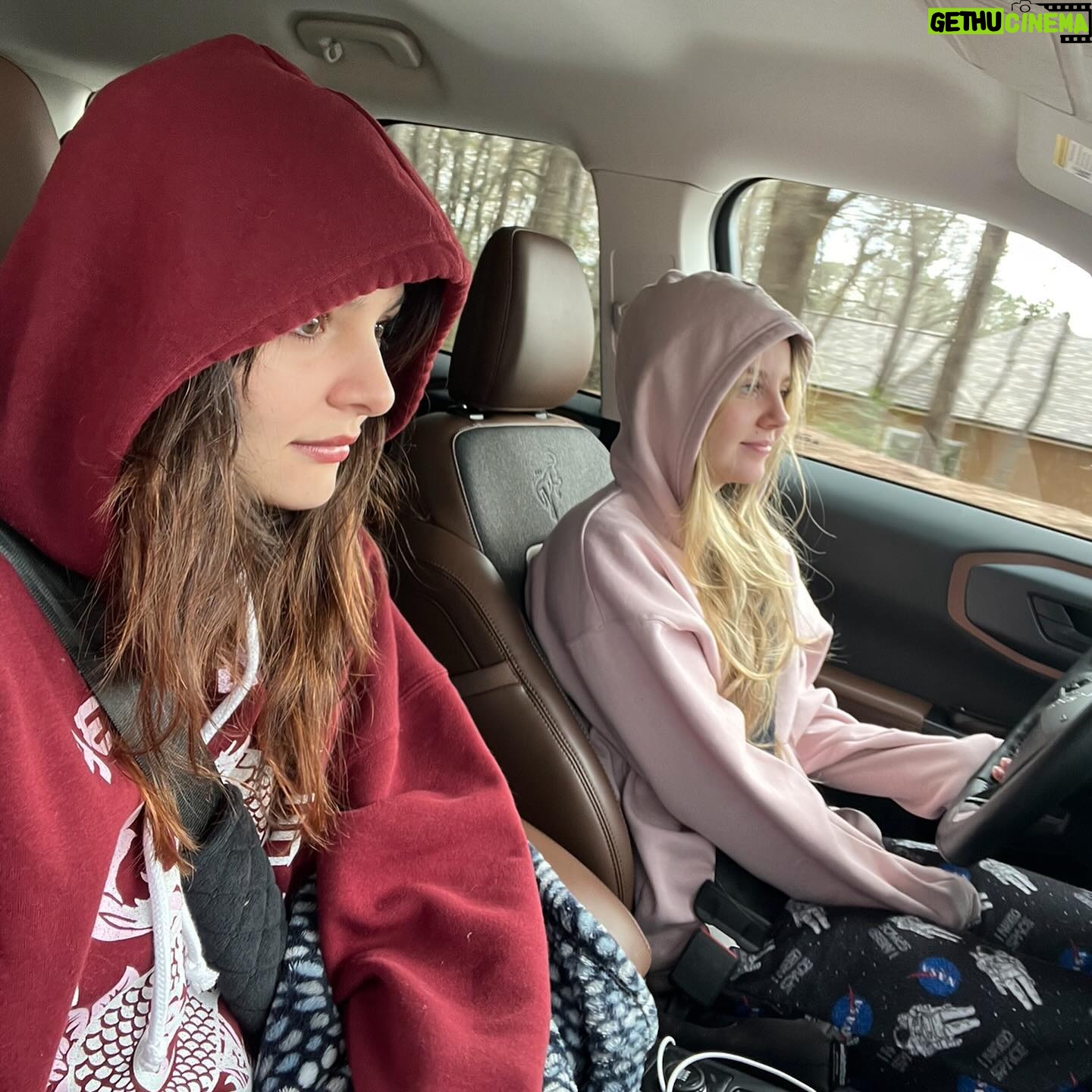 Cassady McClincy Instagram - Oh no.. my baby sister is 18! I can’t believe she’s done this. Happy birthday @callie_mcclincy_ ! I love you sooo!