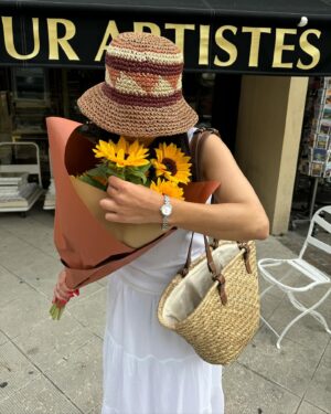Cassandre Lapierre Instagram - Mon cadeau de fête des mères de moi à moi 🌻⌚️

Faites-vous plaisir avant la fête des mères avec la collection Elan Lumine de @danielwellington, marquant les moments spéciaux de la maternité 🤍

Offre d'une durée limitée : 20% de réduction pour l’achat de deux produits   une boîte à bijoux gratuite de voyage exclusive : il vous suffit de l’ajouter à votre panier et utiliser mon code « DWMAY-NBM » lors du paiement. 

Publicité 

#danielwellington #ootd #fetedesmeres #mothersday