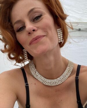 Cassidy Freeman Instagram - In preparation for SEASON 3 of @therighteousgemstones coming out on June 18th on @hbomax @hbo …I give you the transformation into 💎Amber Gemstone💎: 
1. Selfie I send the hair team to tell me whether or not my hair is red enough for Amber….the answer was no…
2. Root and tunes. The ol’ one AirPod experience while getting that red shmear’d on…if I’m lucky, @edipattersonhi is nearby to make the time fly 
3. Hot head, cool face. The rollers are endless and the under eye patches are too. @cristykoebley is a ninja at this every single day 🙌🏼
4. Just seeing if you’re still with me…
5. Coiffed and lashed and ready for costumes…lashes and all eye shenanigans performed by @makeupbyleighanny who has the best laugh either side of the Mississippi…
6. Diamonds first…put on when I can’t reach by the goddess otherwise known as @dalia_explains_it_all …with time to pump that liquid gold for the babe at home 🥛 …
7. Ready to rumble (this shot by the one and only @bryantology)