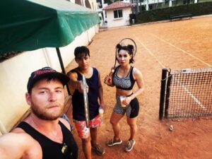 Cassie Steele Instagram - Missing our family vacay so much 🥹. Mexico was full of Tom foolery and it was NOT long enough. 
Every year that goes by we’re not living in the same city gives a deeper shade of melancholy. 

Current shade of melancholy : girl shedding single tear while looking out her passenger window on a rainy drive through the flatlands. Yes. That shade. 

Hug your family! Hug them right now!