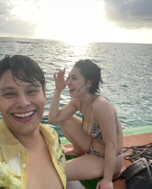 Cassie Steele Instagram - Reminiscing about adventures in Jamaica! Jumping off castles into the water, over eating without acid reflux and just moving… around. I really took moving around for granted back then😂😂😂 #newmom #pregnancy #jamaica #travel