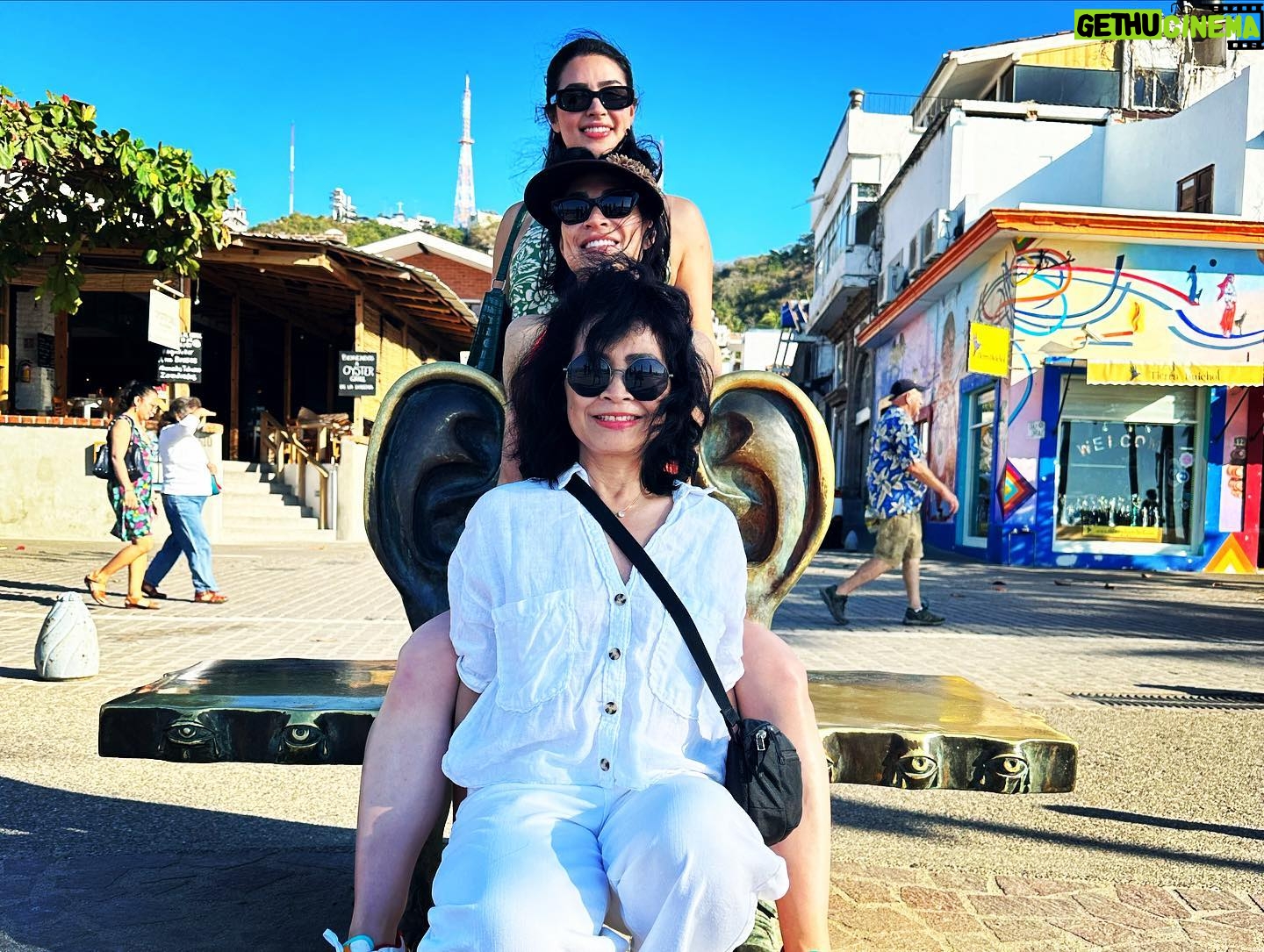 Cassie Steele - 14.1K Likes - Missing our family vacay so much 🥹. Mexico was full of Tom foolery and it was NOT long enough.
Every year that goes by we’re not living in the same city gives a deeper shade of melancholy.
Current shade of melancholy : girl shedding single tear while looking out her passenger window on a rainy drive through the flatlands. Yes. That shade.
Hug your family! Hug them right now!