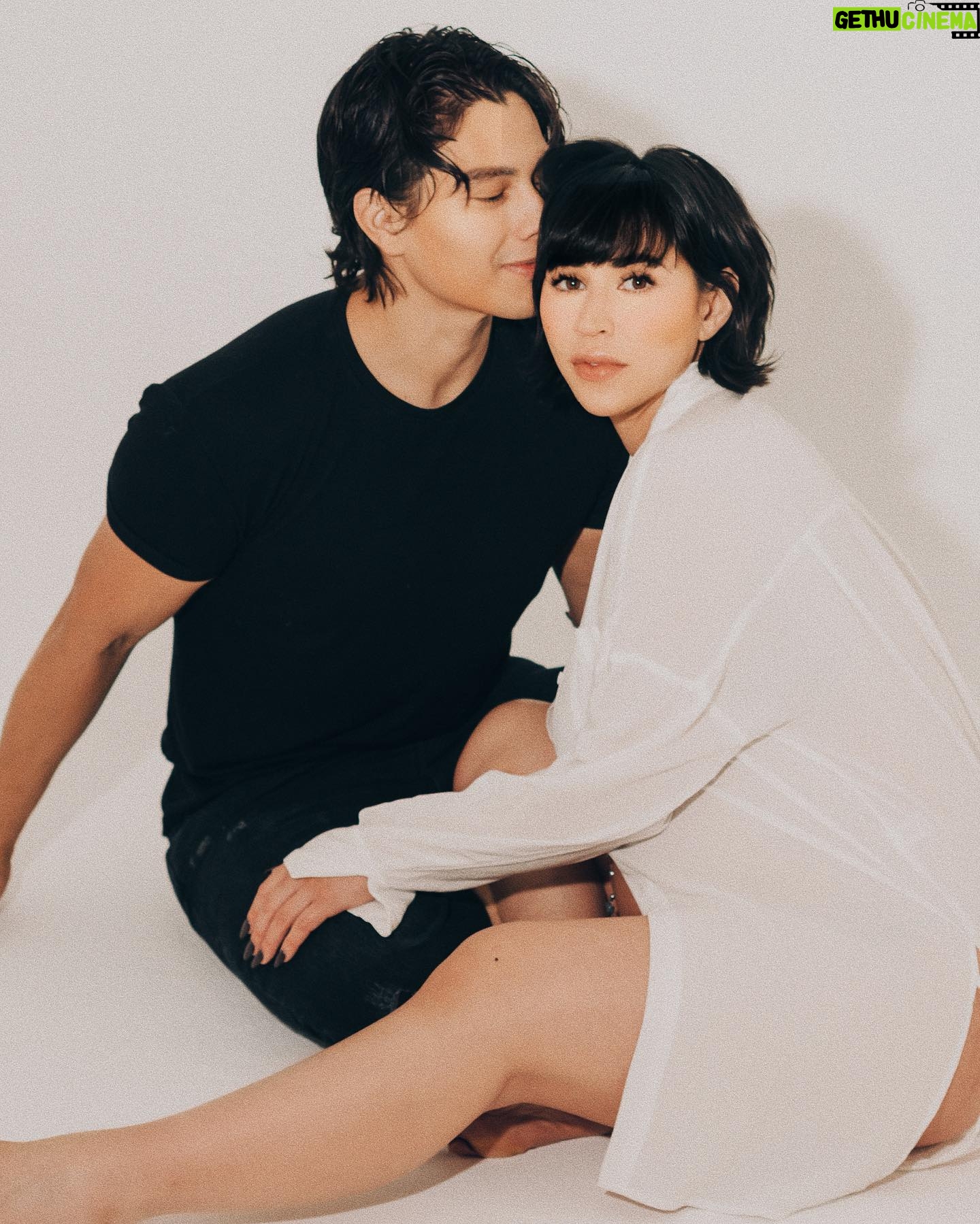 Cassie Steele - 28K Likes - 38 Weeks! It’s officially my birth month and we’re so excited 🥲❤️! Thank you @sonegophotos for capturing all these moments 🥰🥰🥰 #maternityphotography #maternityshoot