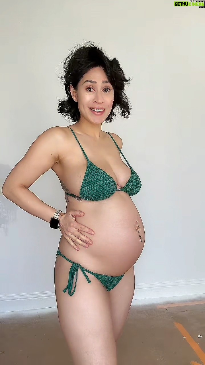 Cassie Steele - 68K Likes - The girl in the first clip who thought she was “showing soooooo much” … she knows NOTHING. 😂😂😂 #bumpstyle #pregnant #momlife #thirdtrimester