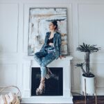 Cassie Steele Instagram - When I need to sit, I take a seat. 📸: @londonlightphotography