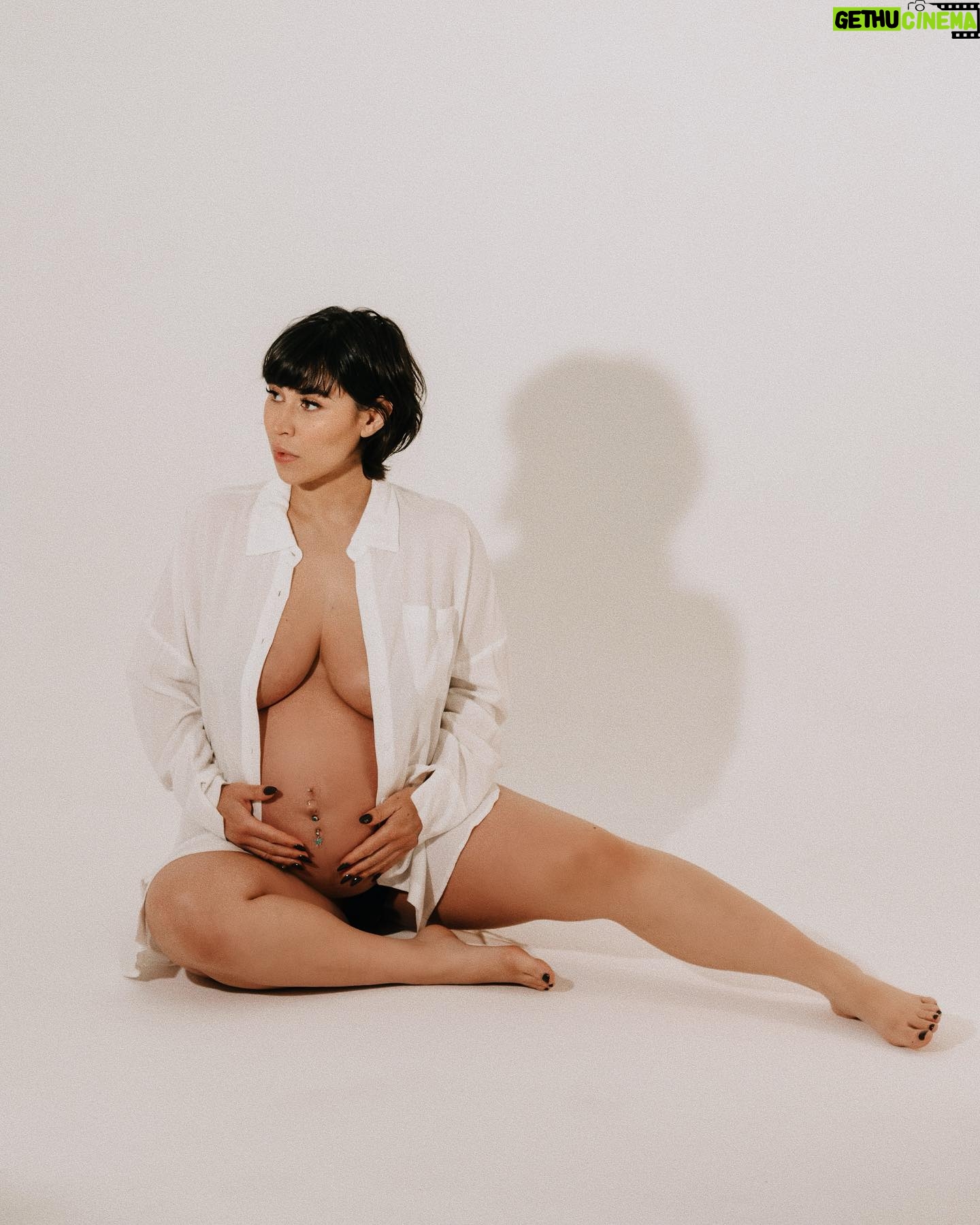 Cassie Steele - 28K Likes - 38 Weeks! It’s officially my birth month and we’re so excited 🥲❤️! Thank you @sonegophotos for capturing all these moments 🥰🥰🥰 #maternityphotography #maternityshoot