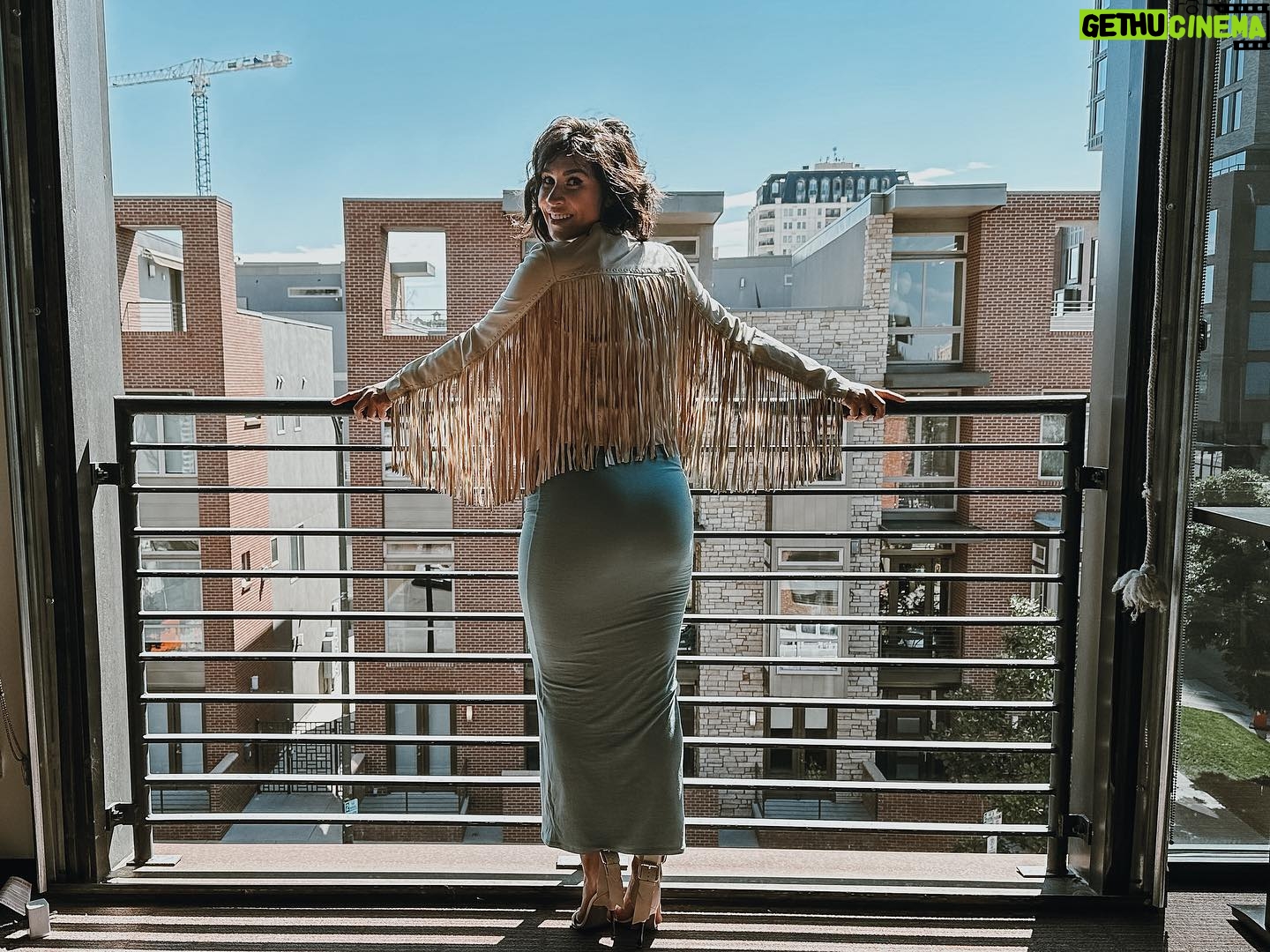Cassie Steele - 30K Likes - Balancing my creative side with my business side has always been a challenge for me with one side often dominating over the other. @shiftworkspaces gave me the environment I needed to cultivate that much needed balance and this post is a thank you to the staff and space that brought me so much growth in the past couple years!!! Saying goodbye to my Shift family is bittersweet, I'm excited for this next Chapter but I'll miss my perfect space there! If you are a small business in Denver, I highly recommend Shift Workspaces! My requirements initially were high ceilings and easy outside access, my personal office (and favorite feature of this particular unit) was a floor to ceiling garage-door style window that I could open in mornings meditate. They also have a beautiful shared balcony with wifi, conference rooms, two fully stocked bars and kitchen to make you feel at home.
I'll miss the friendly faces, the beautiful design and most of all coming to a place where I know I would be productive- Thank you Shift Staff and Shift Workspaces, I miss you already!!! #workspace #smallbusiness #pregnancy #thirdtrimester