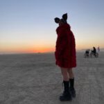 Cassie Steele Instagram - Happy Friday ;) #Burningman2022