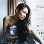 Cassie Steele Instagram - What I’m thinking: I should have done my Christmas shopping weeks ago. [📸: @londonlightphotography || styled : @caryandco ]