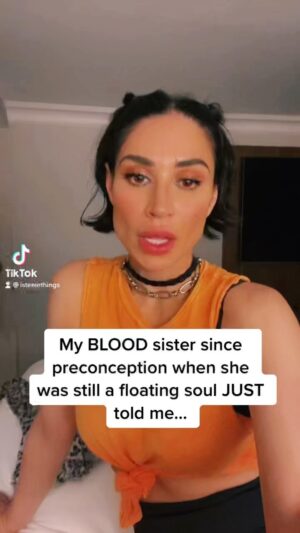 Cassie Steele Instagram - Sis, don’t do me like this! @alexasteele #siblings #sistersister